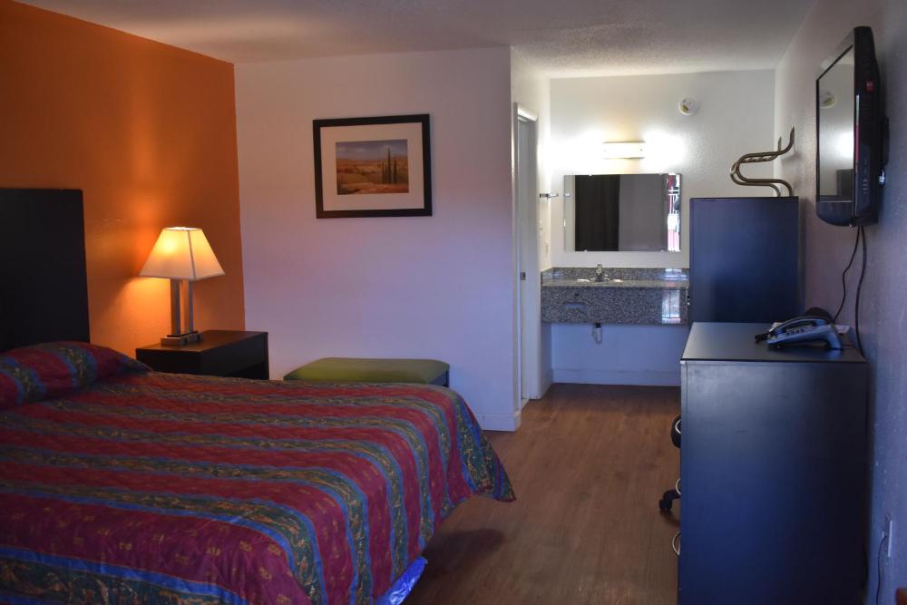Standard King Room interior